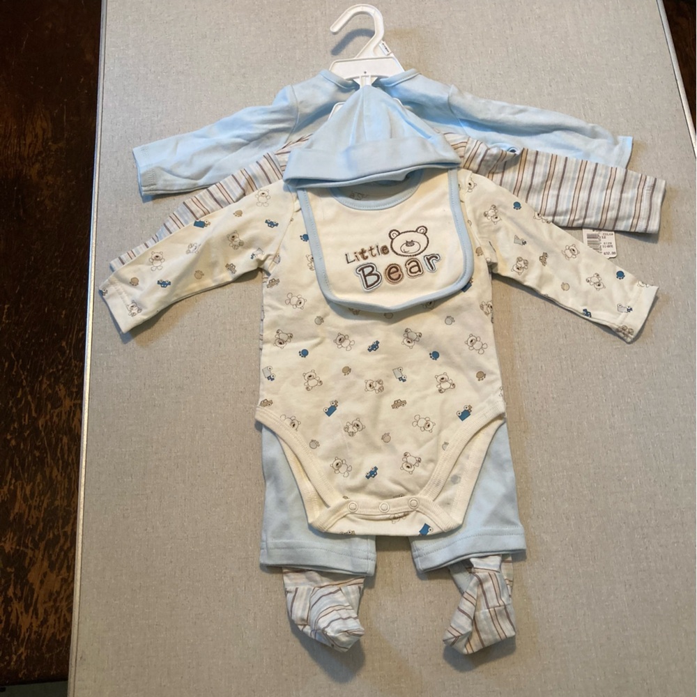 First Moments Layette, newborn Little Bear 5 pc. set, hat ,bib, shirts, onsie.